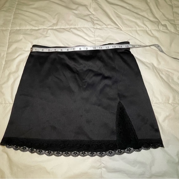 Elastic Black stretch Lace Trim Mini Skirt size L - Picture 7 of 11
